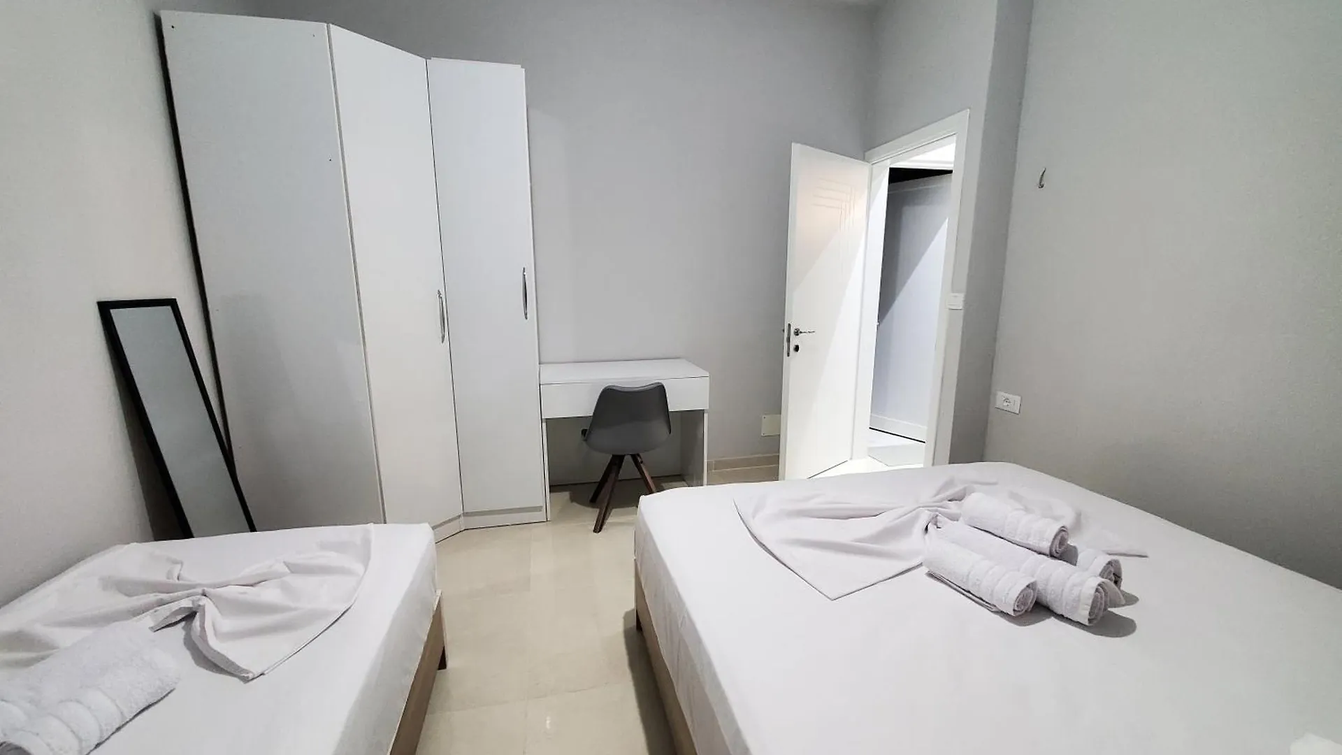 Twins Apartment Përmet